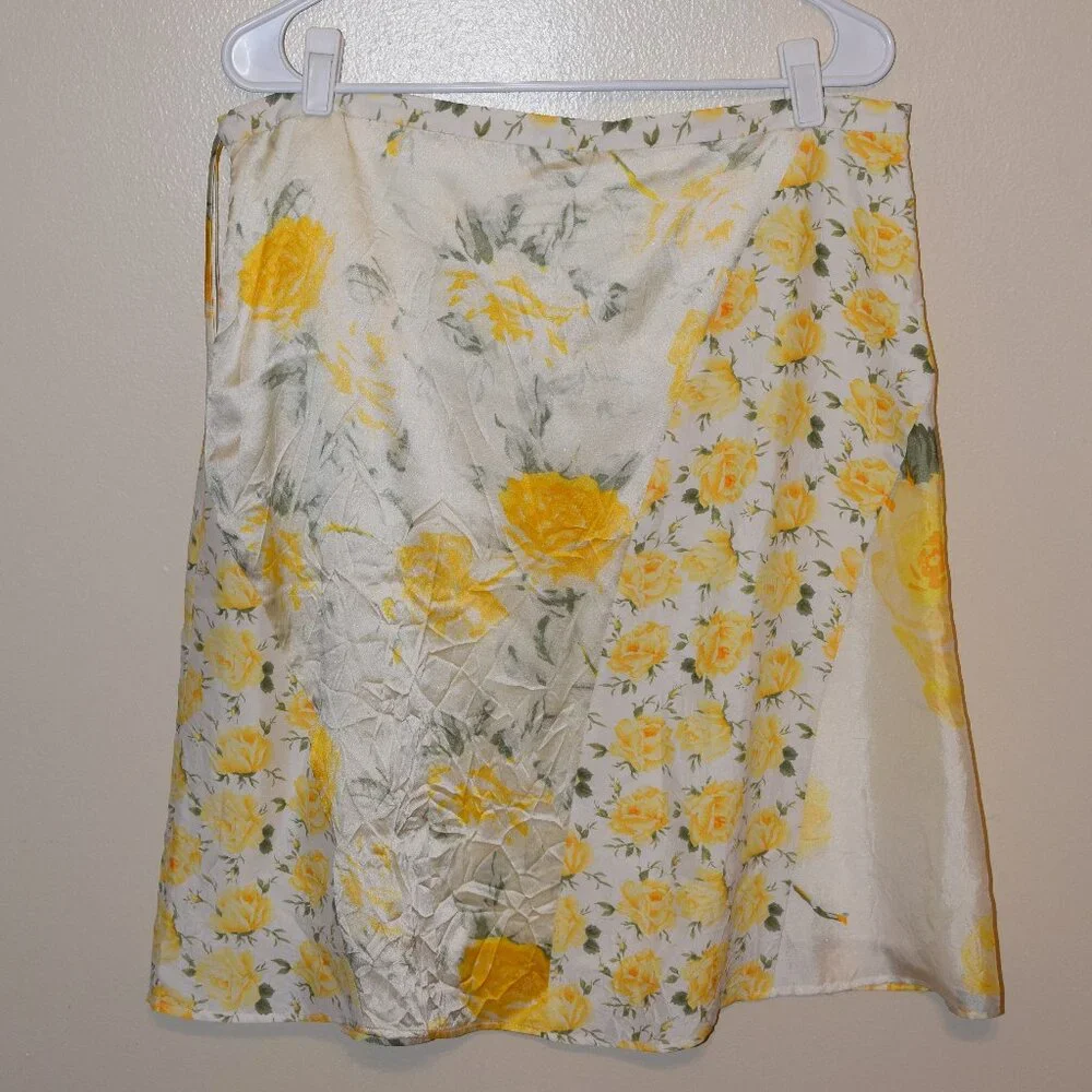 Banana Republic 100% Silk Yellow Floral Classic Skirt Church Wedding Career Wear